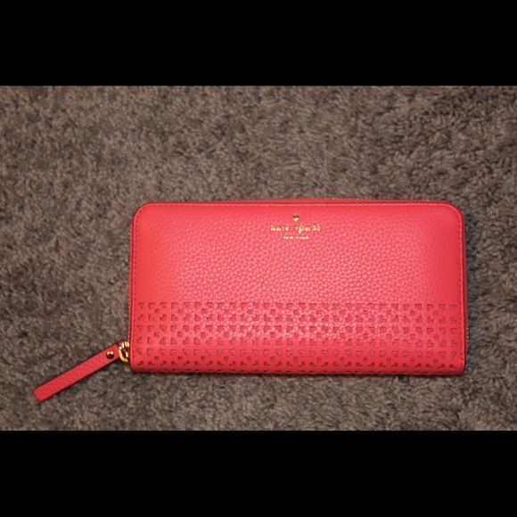 kate spade Handbags - NWOT Pink Kate Spade Wallet 💗